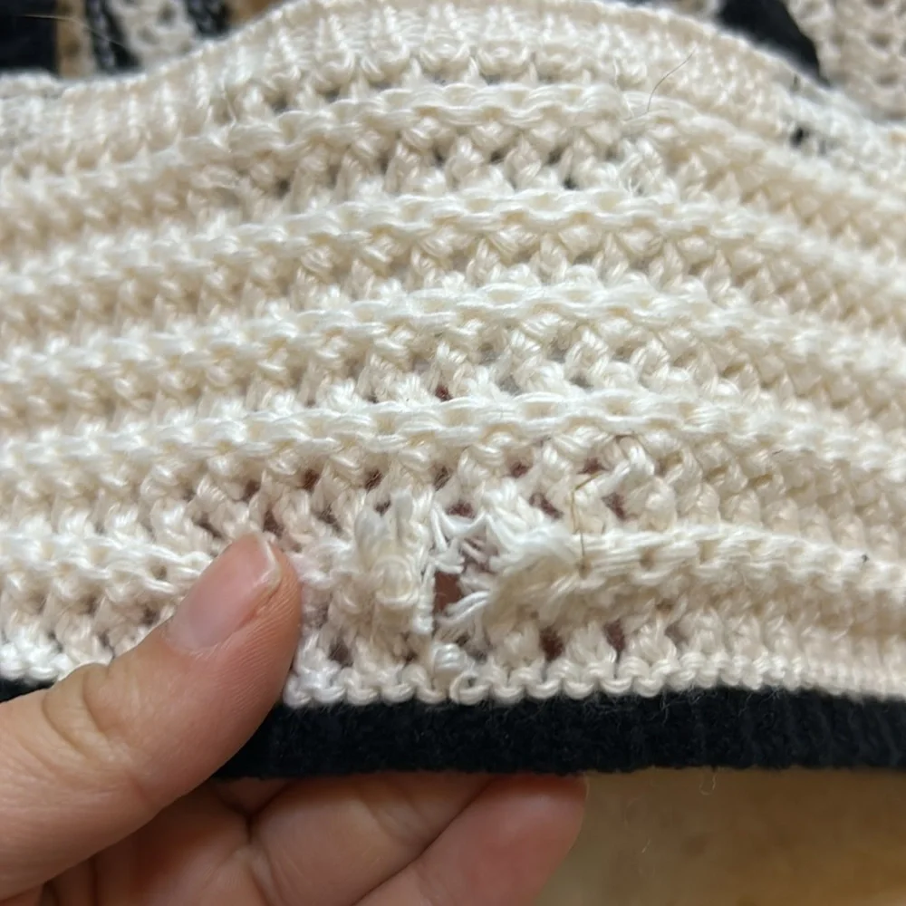 Knit halter top - Picture 3 of 3